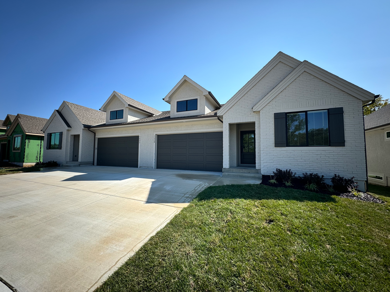 1439 Sw Winthrop Ter - Photo 2 of 35