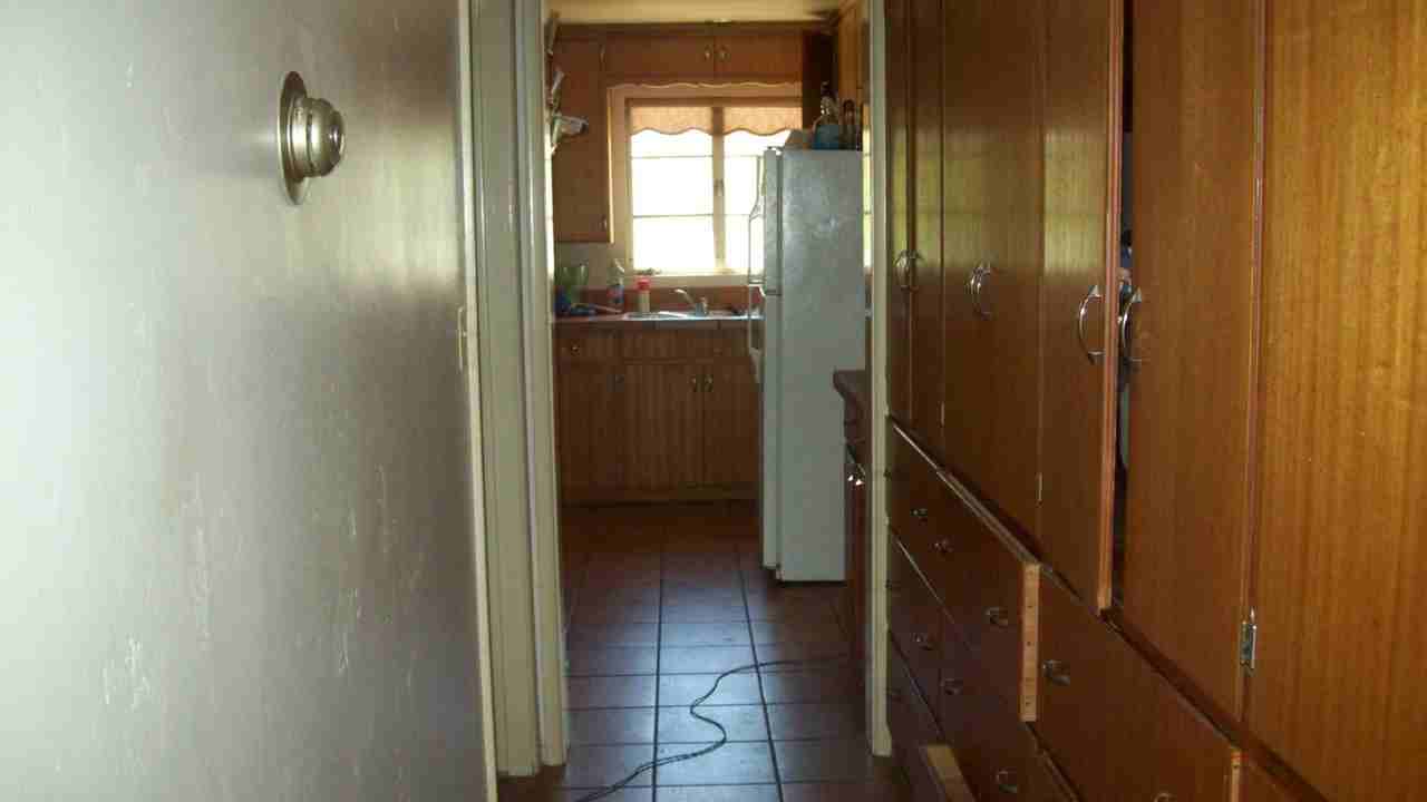 1023 S Ash Ave - Photo 3 of 5