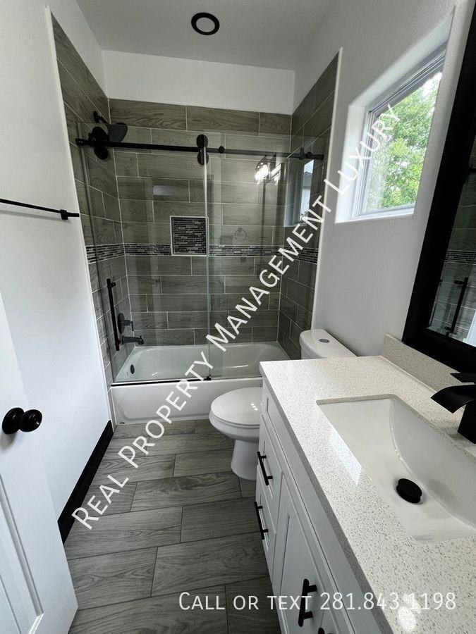 4737 Reed Rd - 4737 Reed Rd unit #B - Photo 3 of 21