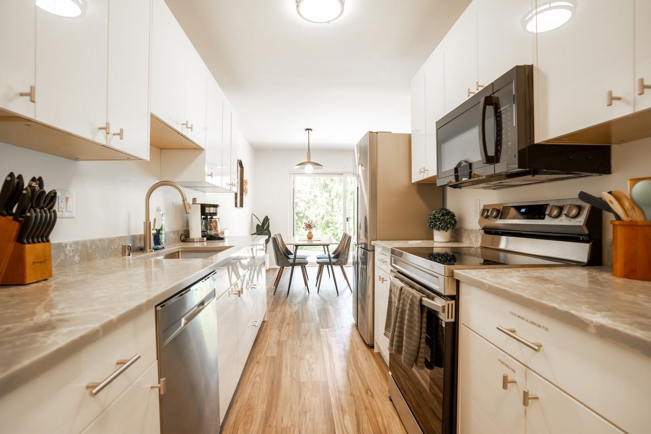 321 Bellevue Way Se #102 - Photo 4 of 26