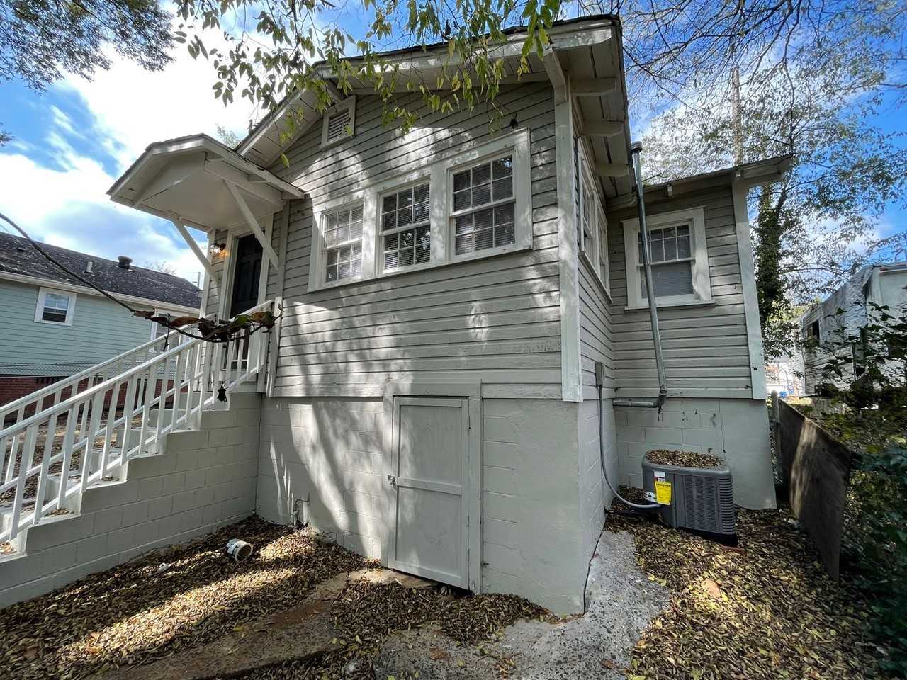 106 Crescent Ave Sw - Photo 2 of 20