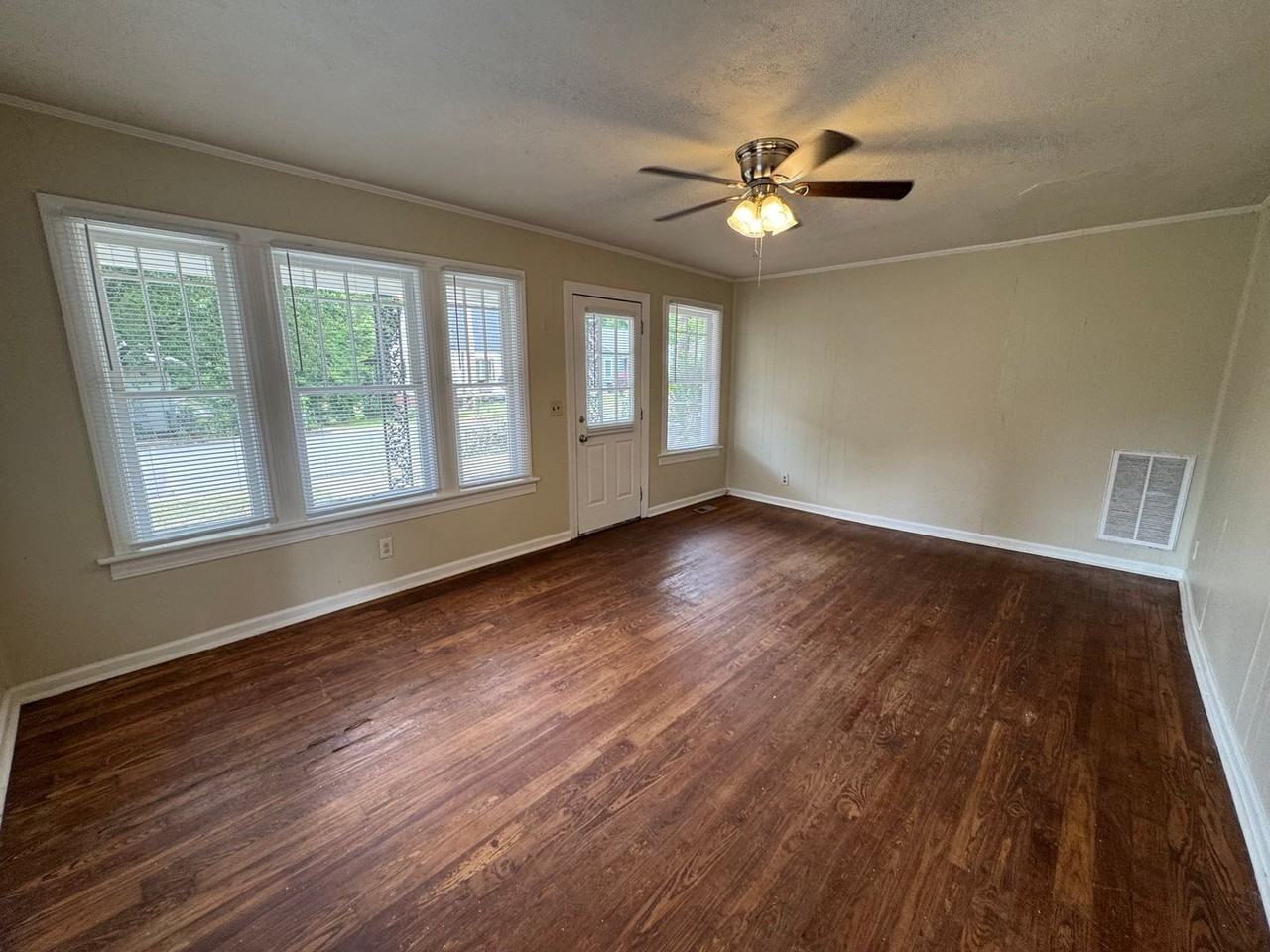 106 Crescent Ave Sw - Photo 6 of 20