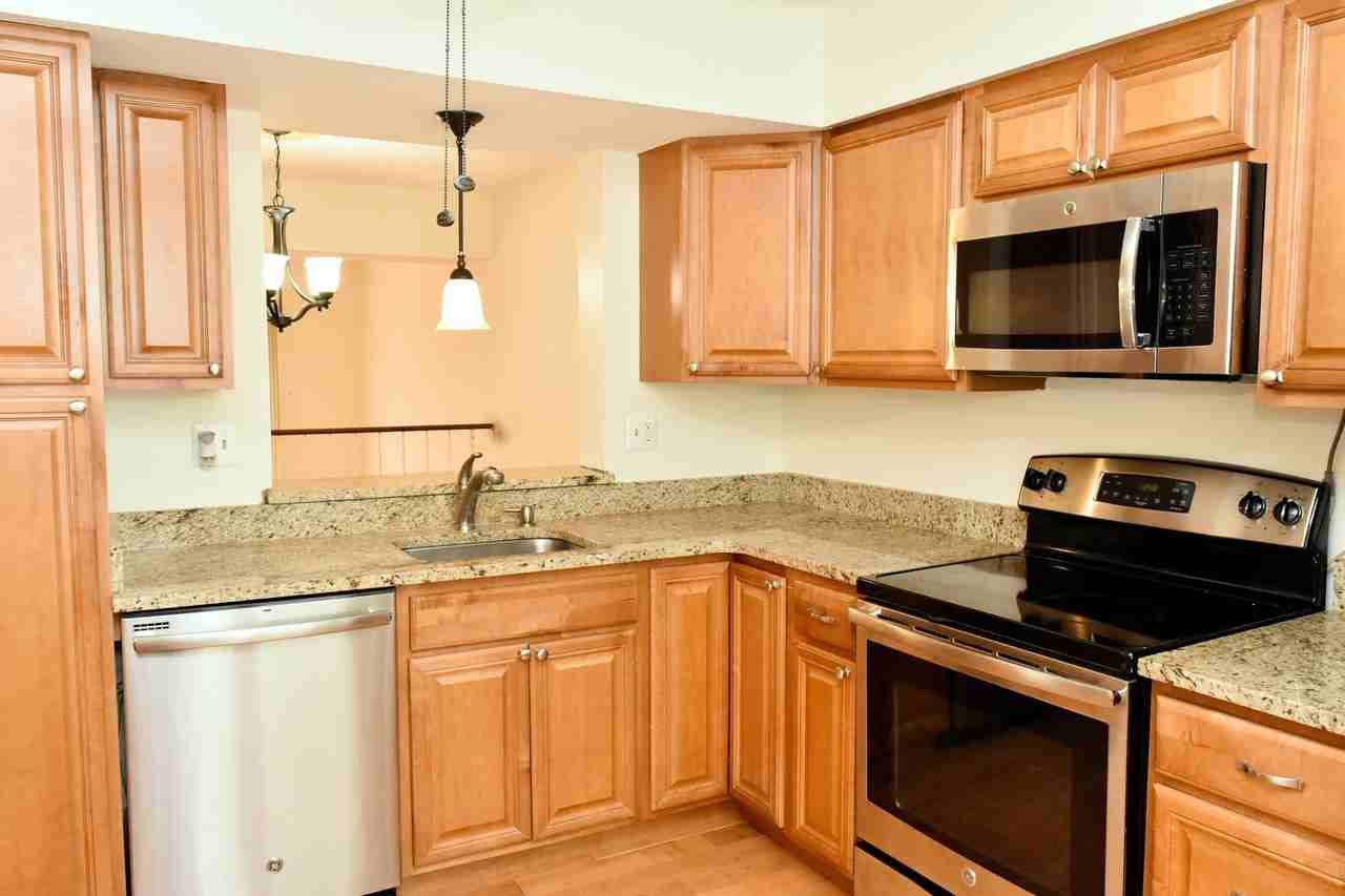 3838 Angelton Ct - Photo 5 of 24