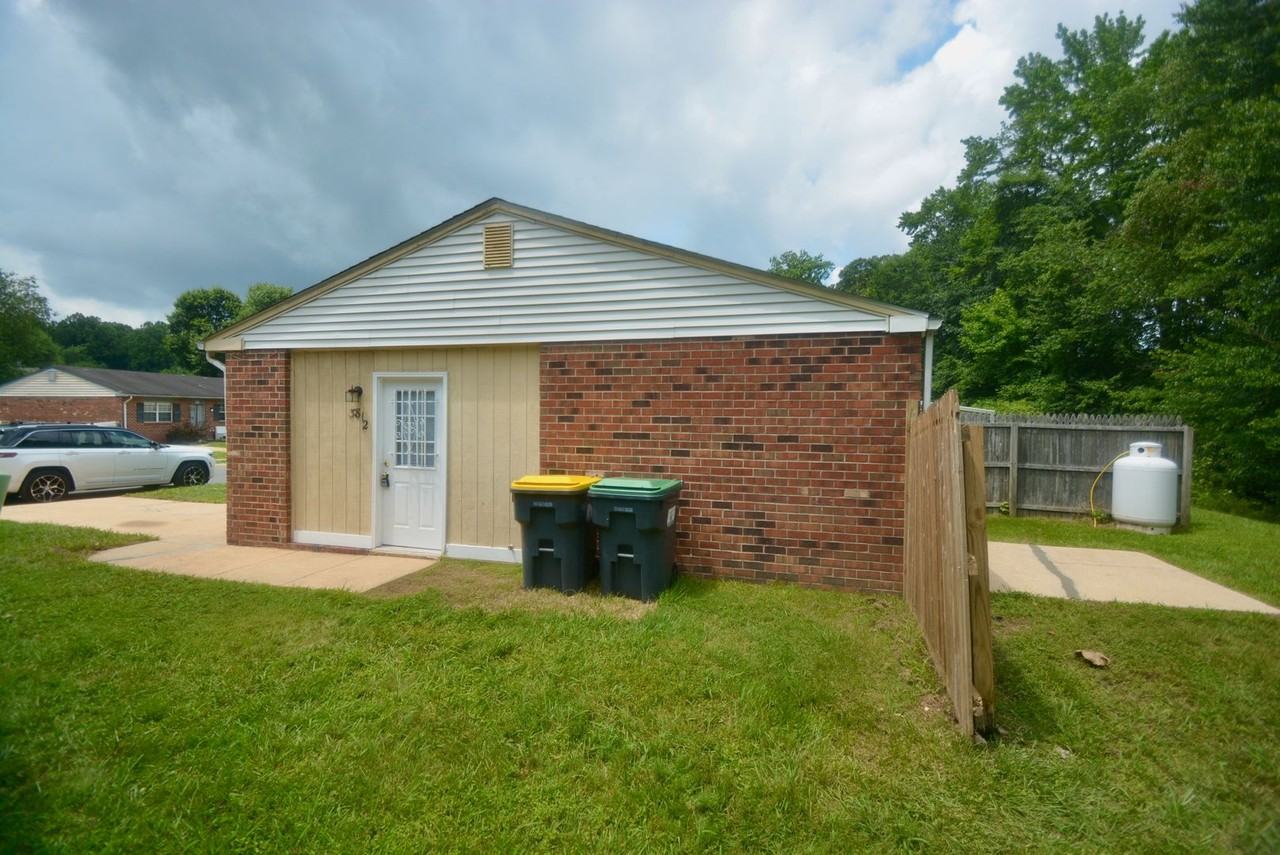 38 1/2 Verdi Cir - Photo 3 of 21