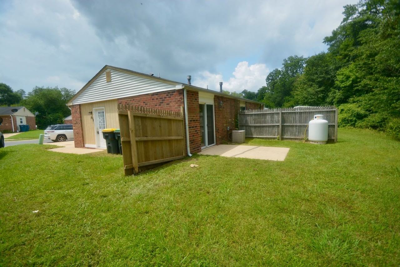 38 1/2 Verdi Cir - Photo 4 of 21