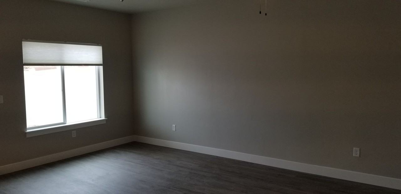 3058 N 275 E - Photo 4 of 27