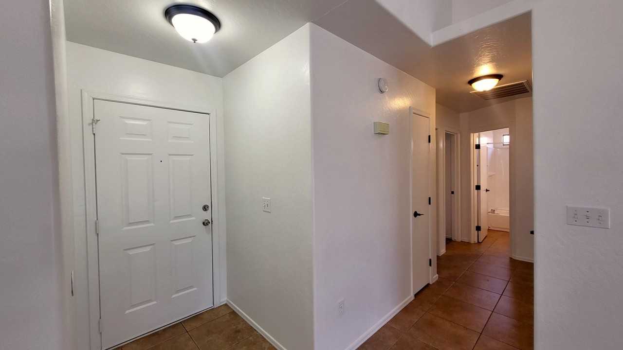 2032 E Catclaw St - Photo 6 of 16