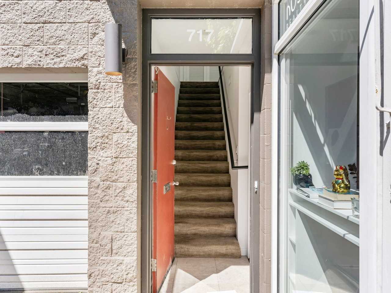 717 Nw 11th Ave #B - Photo 2 of 30