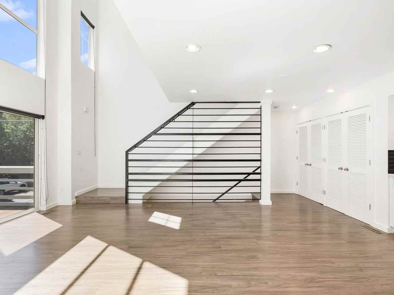 717 Nw 11th Ave #B - Photo 3 of 30