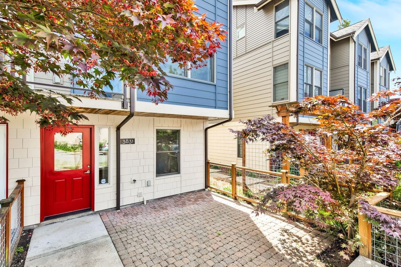 3831 S Angeline St - Photo 2 of 16