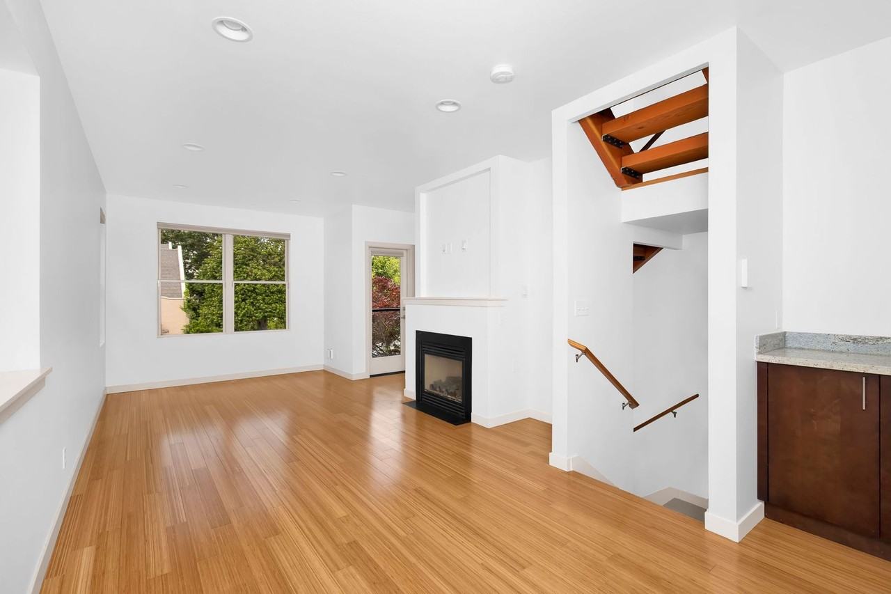 3831 S Angeline St - Photo 3 of 16