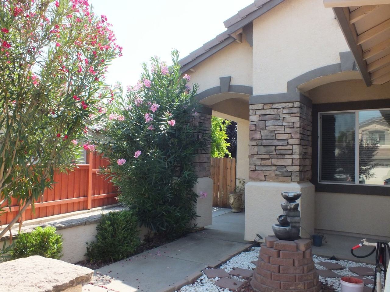 559 Heiler Way - Photo 2 of 20