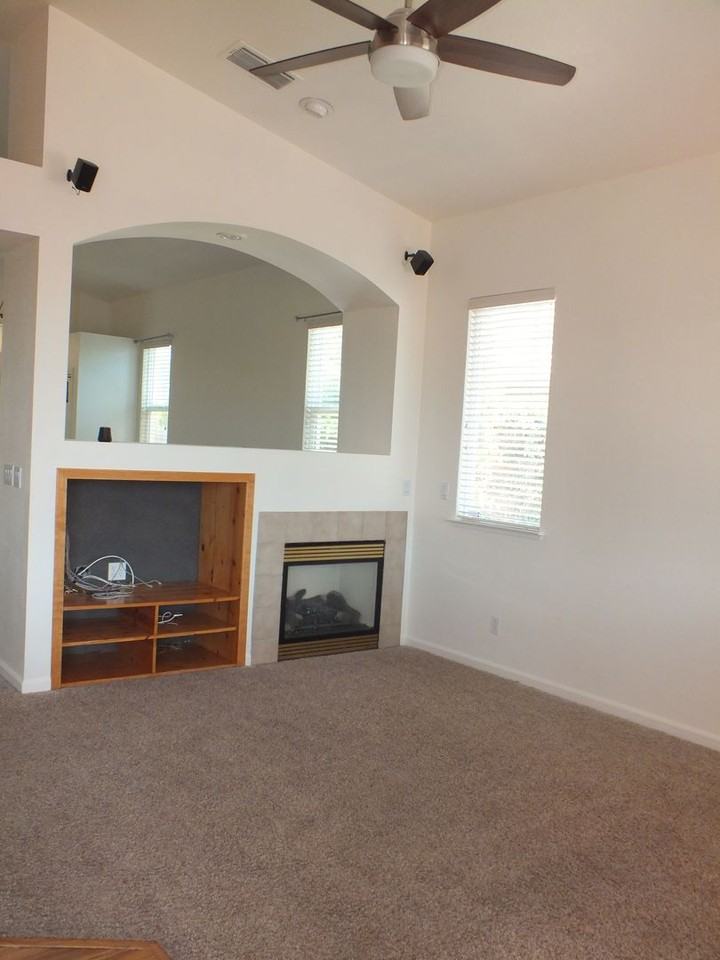 559 Heiler Way - Photo 4 of 20