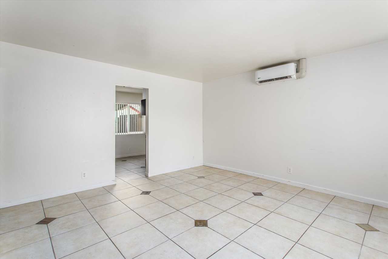 1364 Turquoise Ave - Photo 6 of 23
