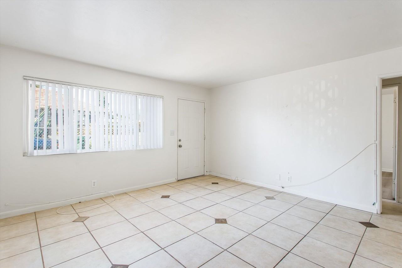 1364 Turquoise Ave - Photo 7 of 23