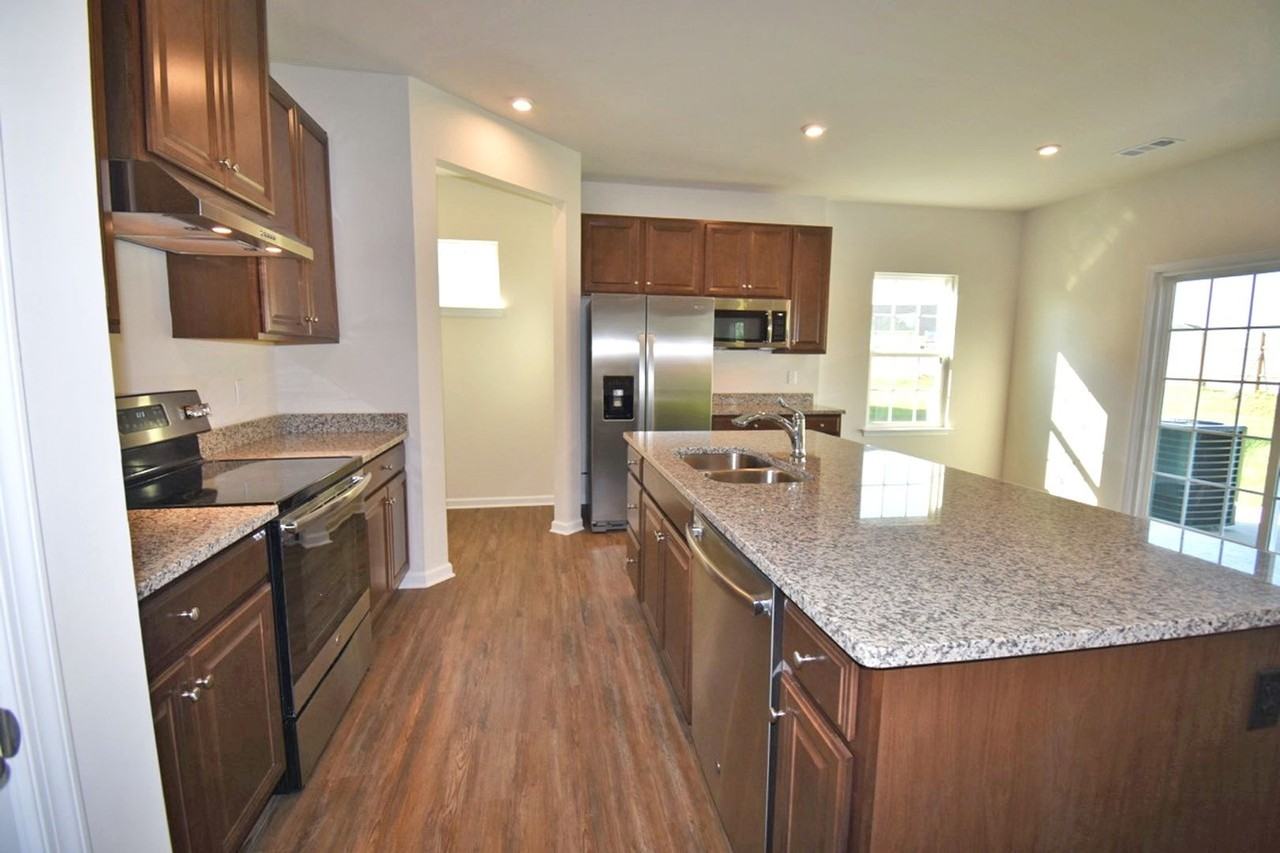 2960 Leatherwood Dr - Photo 3 of 22