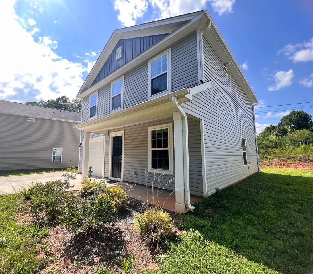 4024 Gibb Ct - Photo 3 of 41