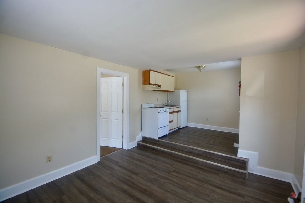 100 Silver Lake Rd - Photo 4 of 13