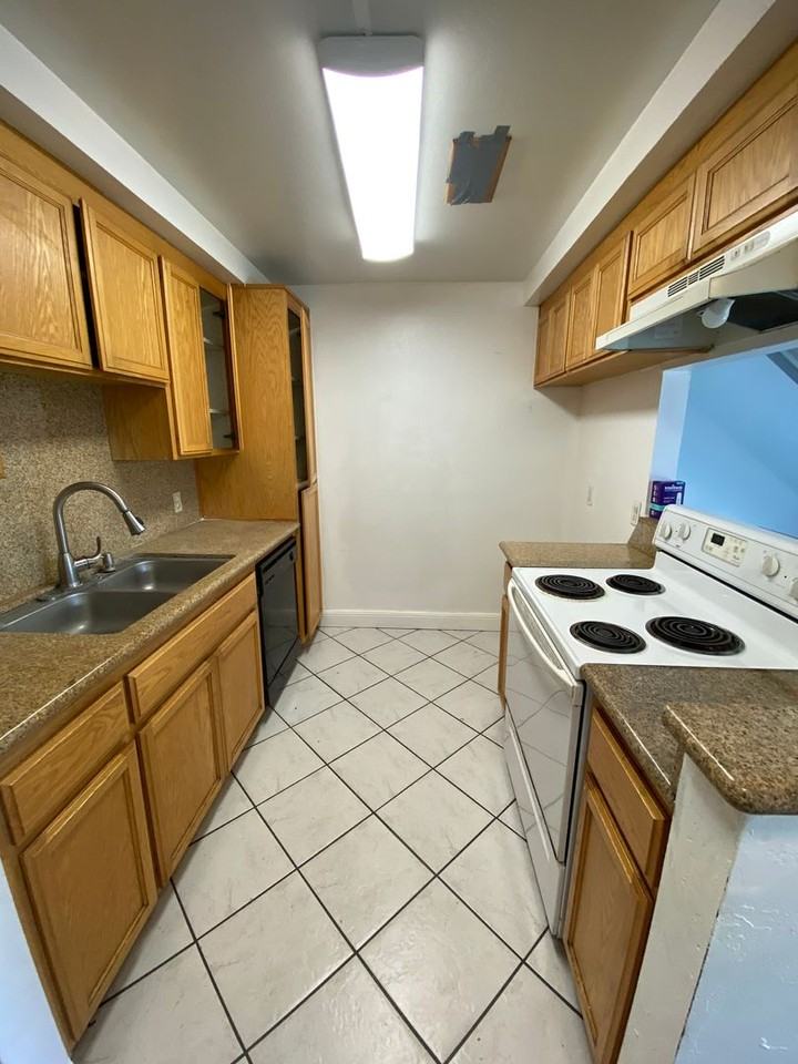836 Illinois Ave #30 - Photo 2 of 7