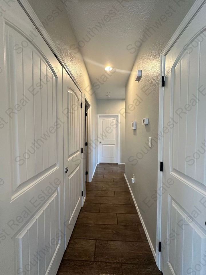 3824 Madison Rd - Photo 4 of 14