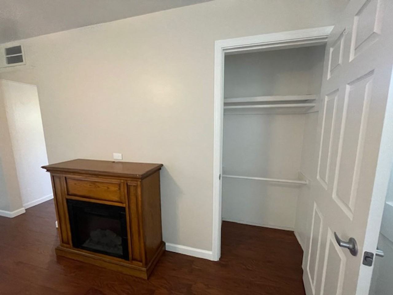 Hartford Apartments - Photo 3 of 42