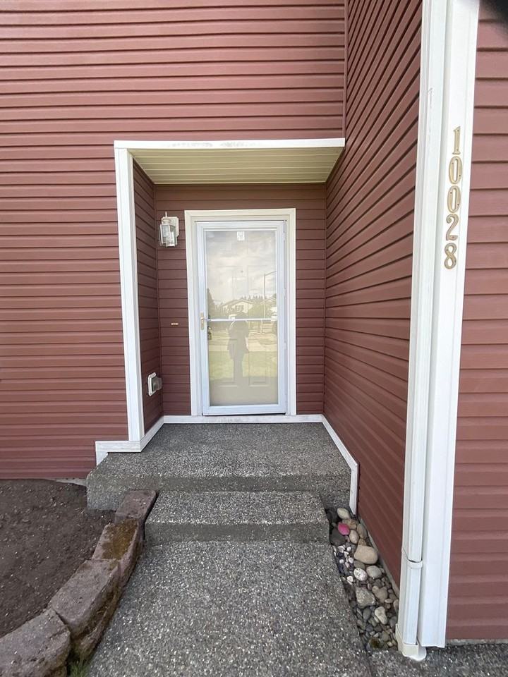 10028 Tahoma Ct - Photo 2 of 27