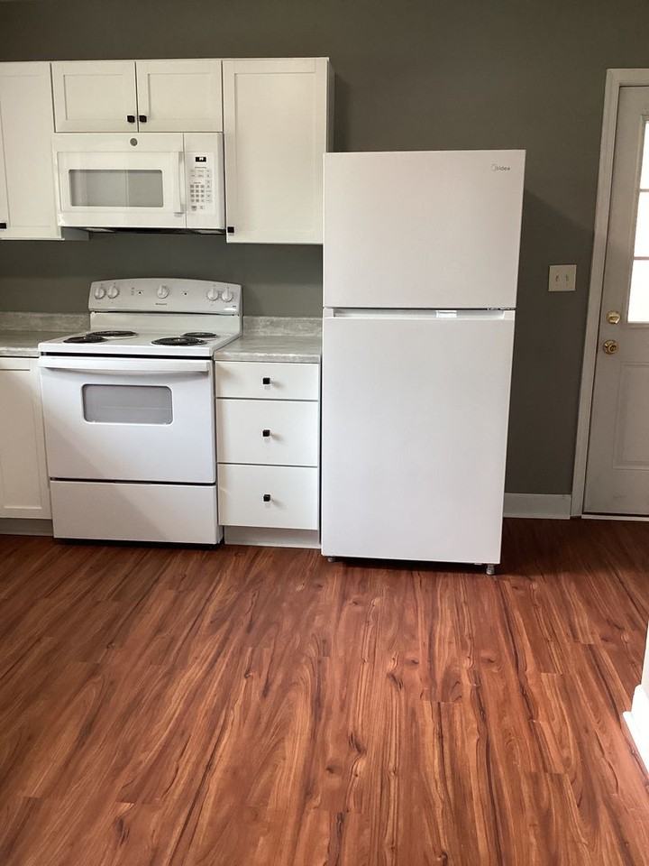 320 Landis Ave - Photo 6 of 24