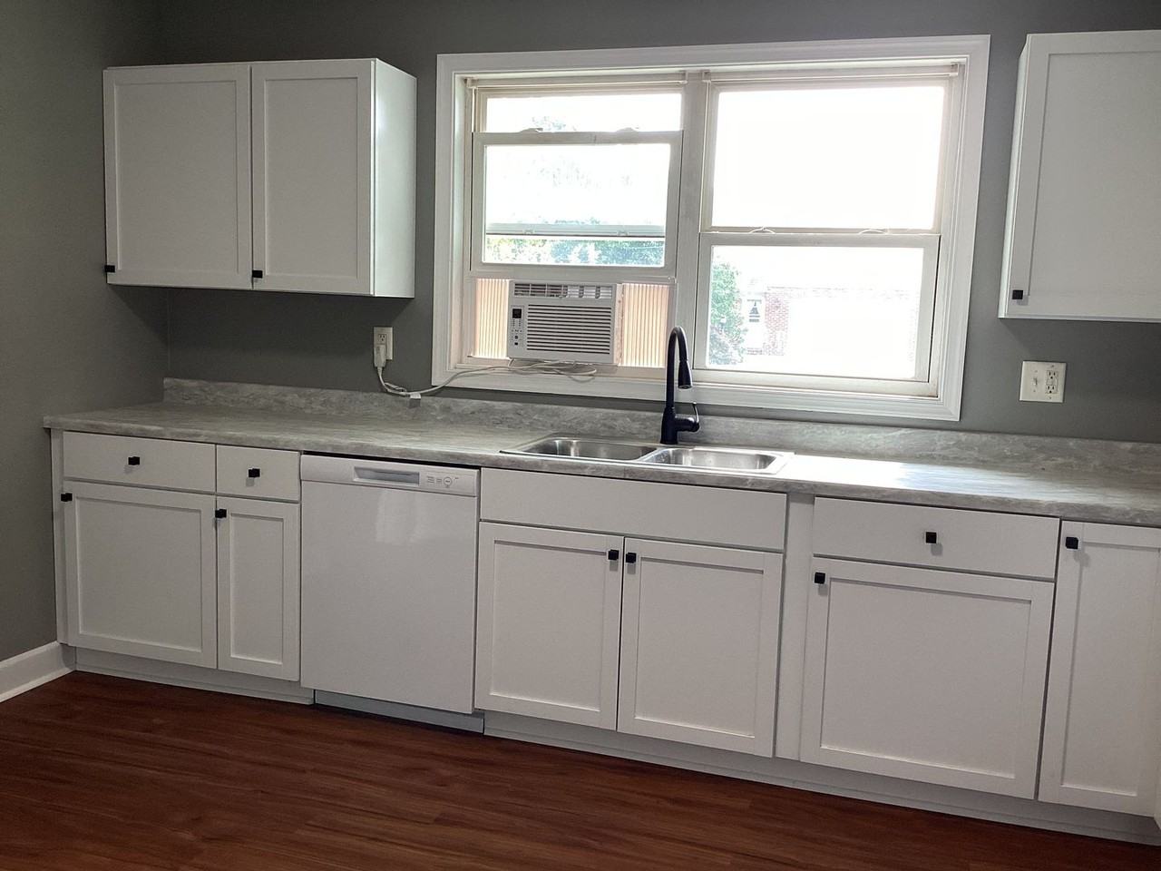 320 Landis Ave - Photo 7 of 24