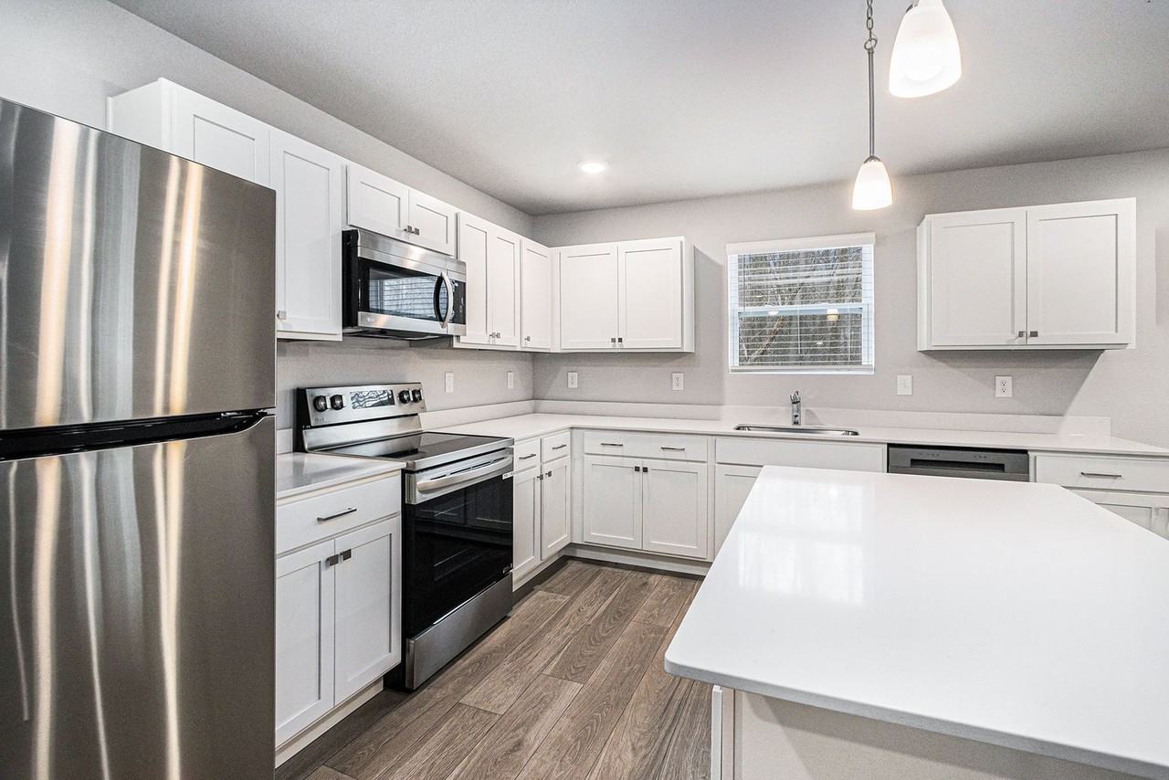 4011 Watertown Dr - Photo 2 of 22