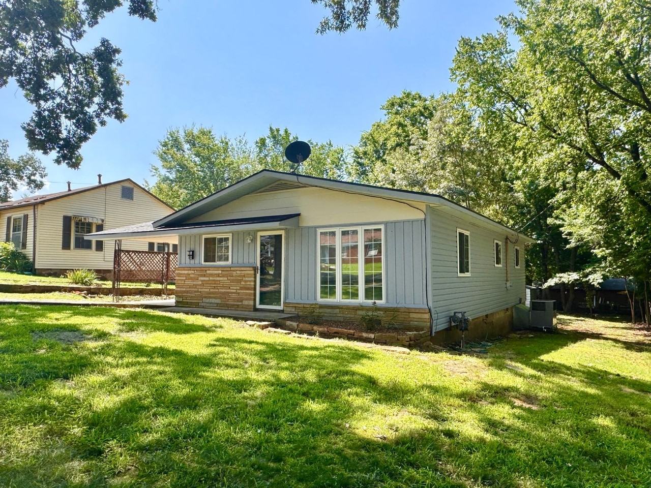 2150 Porter St - Photo 2 of 19