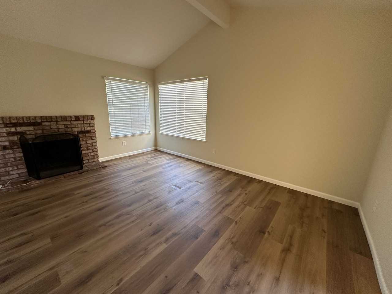 1992 Luby Dr - Photo 2 of 11