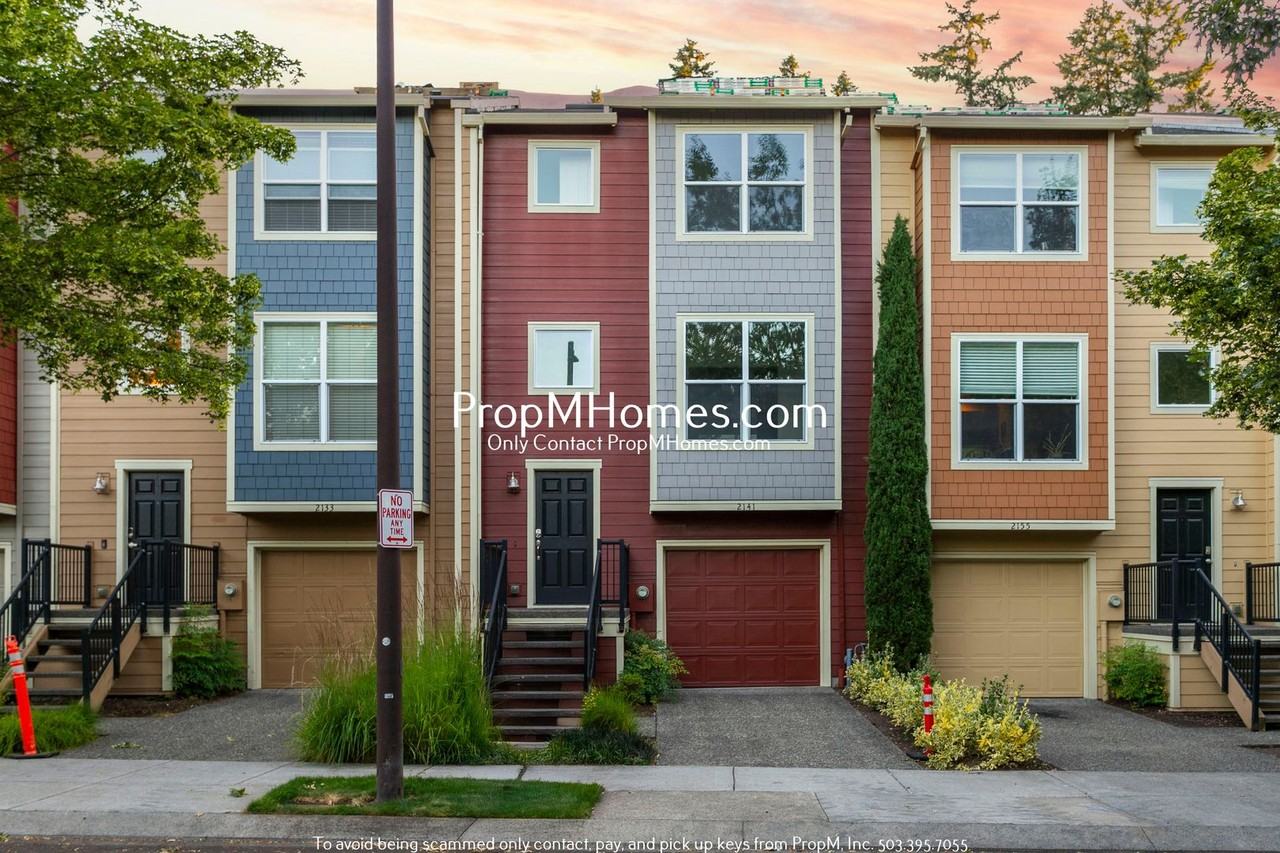 2141 Ne Cadbury Ave - Photo 2 of 27