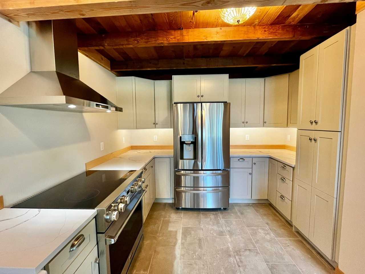 10855 Ne Puget Bluff Ln - Photo 5 of 38