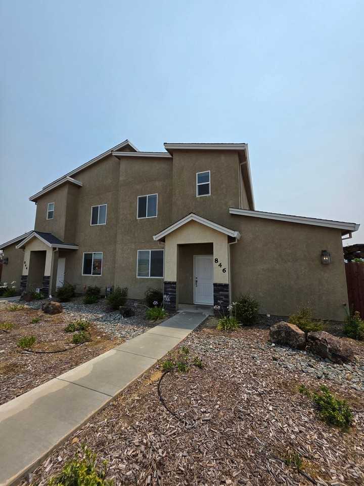 846 Congaree Ln - Photo 2 of 28