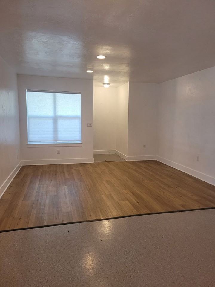 1512 Lincoln St - Photo 4 of 21