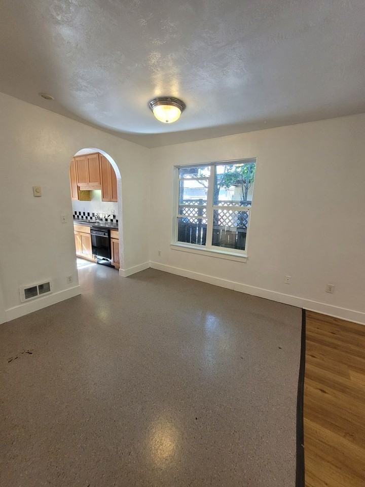 1512 Lincoln St - Photo 7 of 21