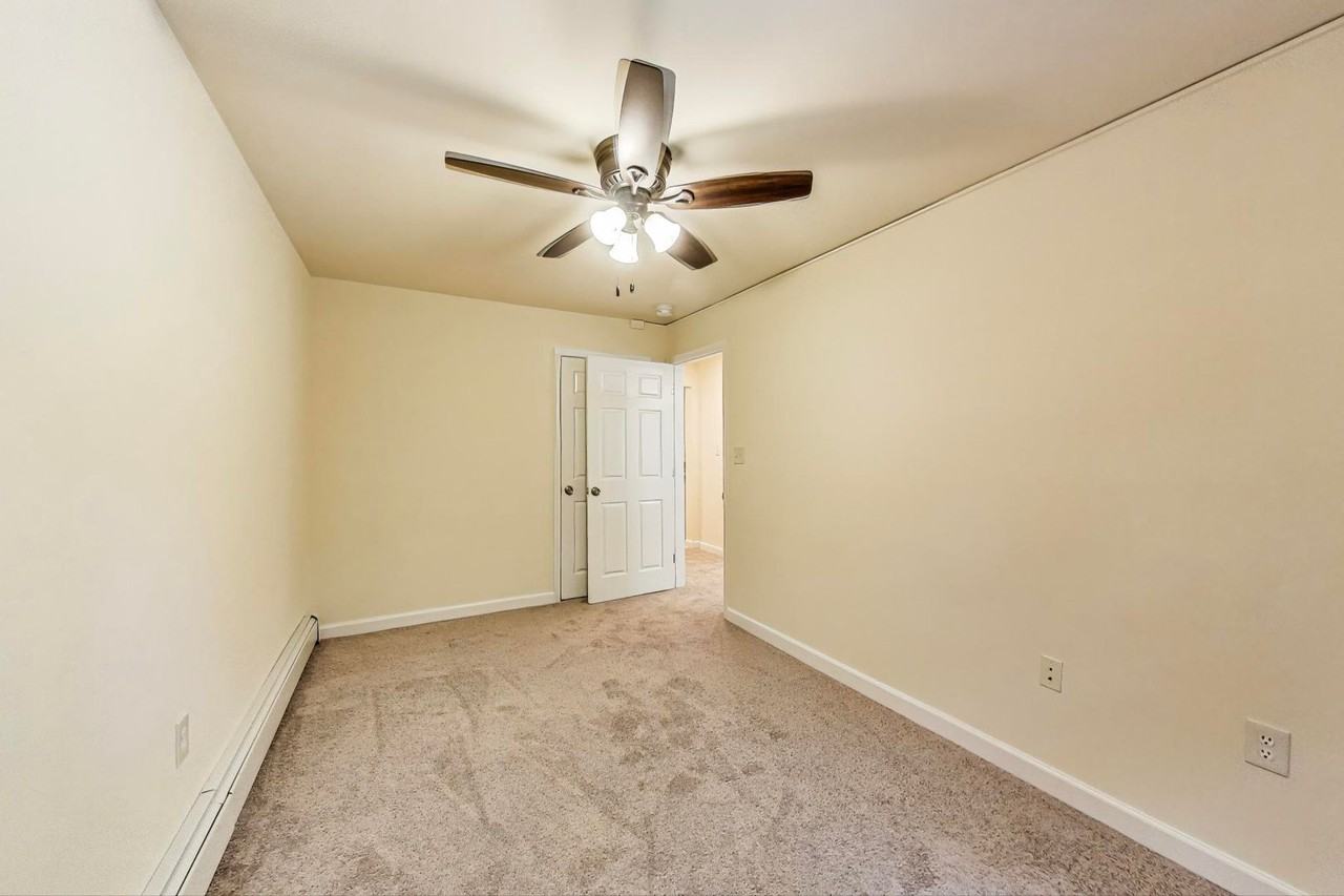 7523 Maple Ave - Photo 7 of 22