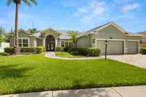 featured image of 3916 Valrico Grove Dr