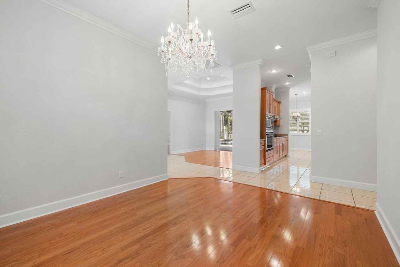 3916 Valrico Grove Dr - Photo 7 of 50