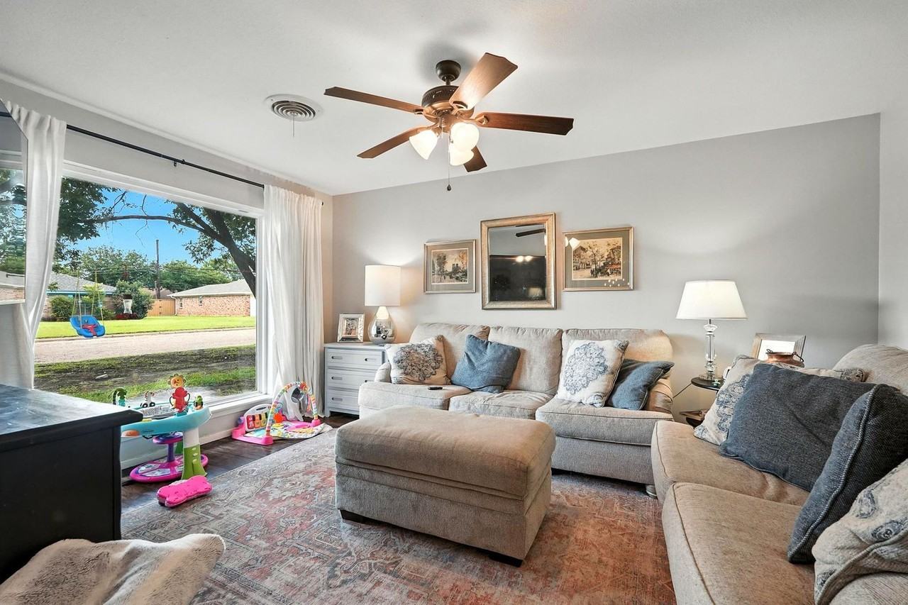 3026 Ventura Dr - Photo 4 of 34