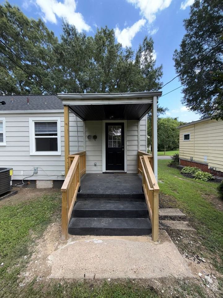 806 N 38th St - Photo 5 of 16