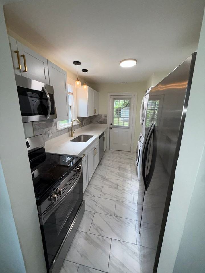 806 N 38th St - Photo 2 of 16