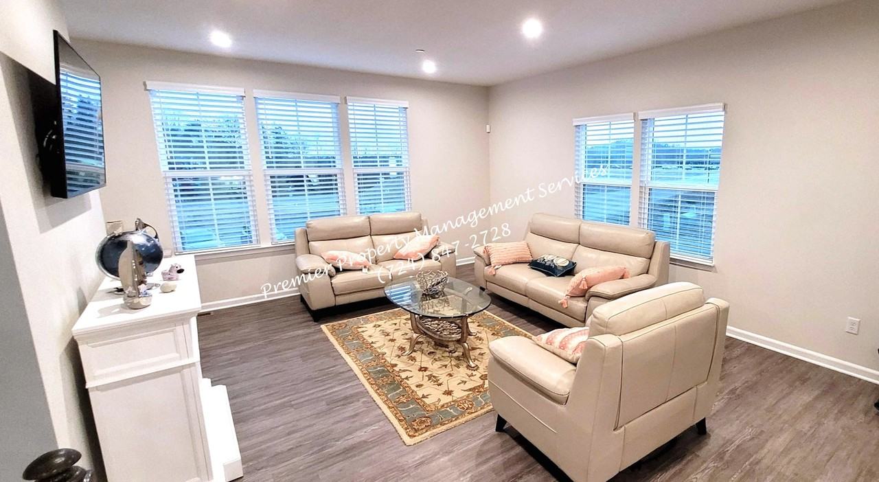 1078 Adair Ave - Photo 2 of 17