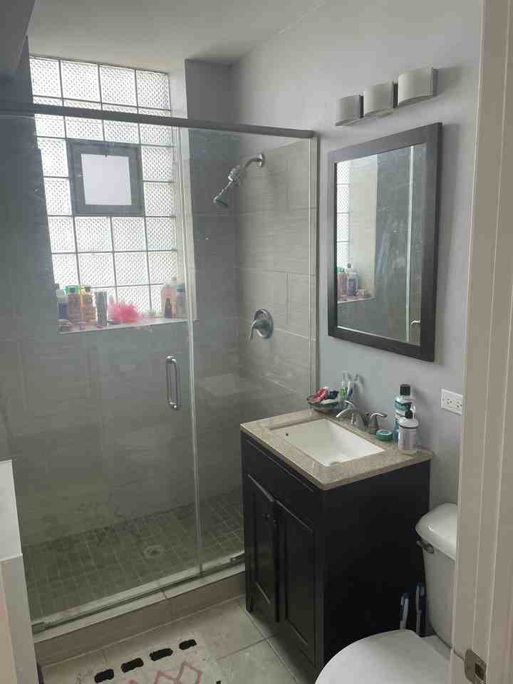 2249 West Iowa Street, Unit 1R - Photo 5 of 10