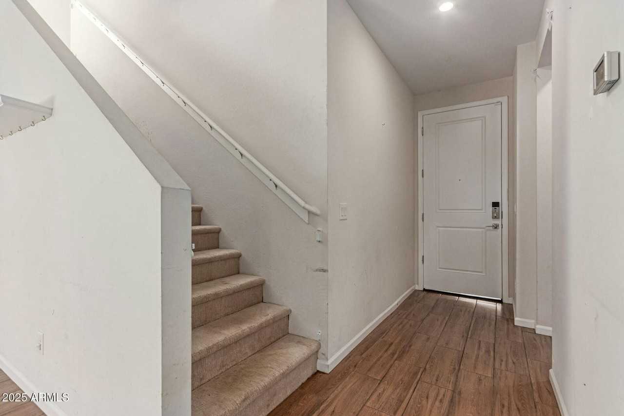 17873 West Via De Luna Drive - Photo 6 of 37