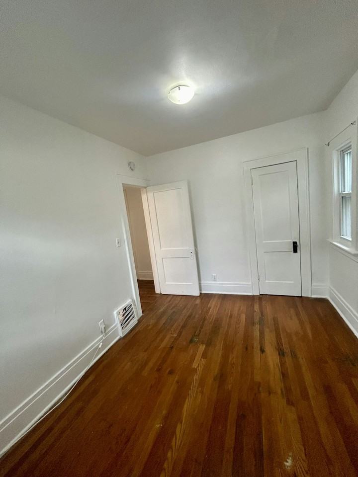 810 Seeley Rd, Unit 810 Selley Rd - Photo 4 of 14