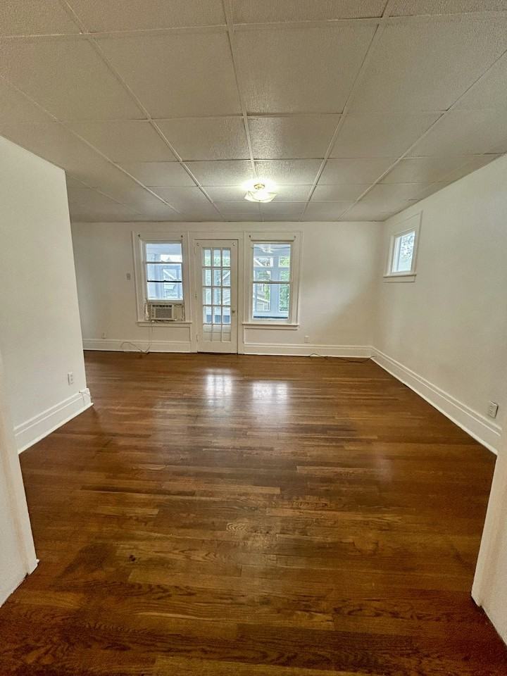 810 Seeley Rd, Unit 810 Selley Rd - Photo 5 of 14