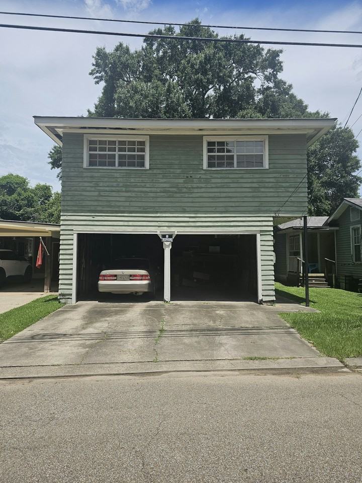 406 Wilson Street - Photo 3 of 18