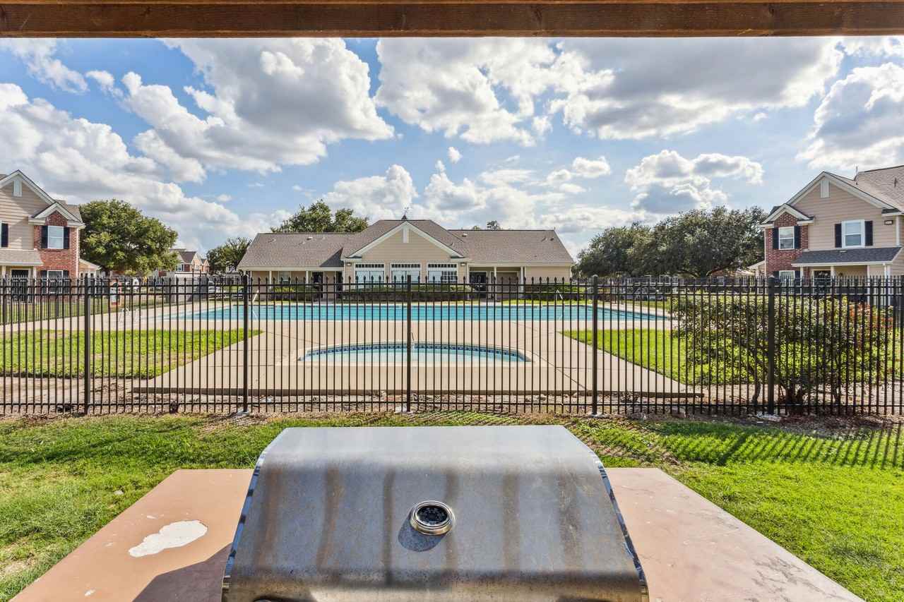 Life at Westpark - Photo 3 of 11