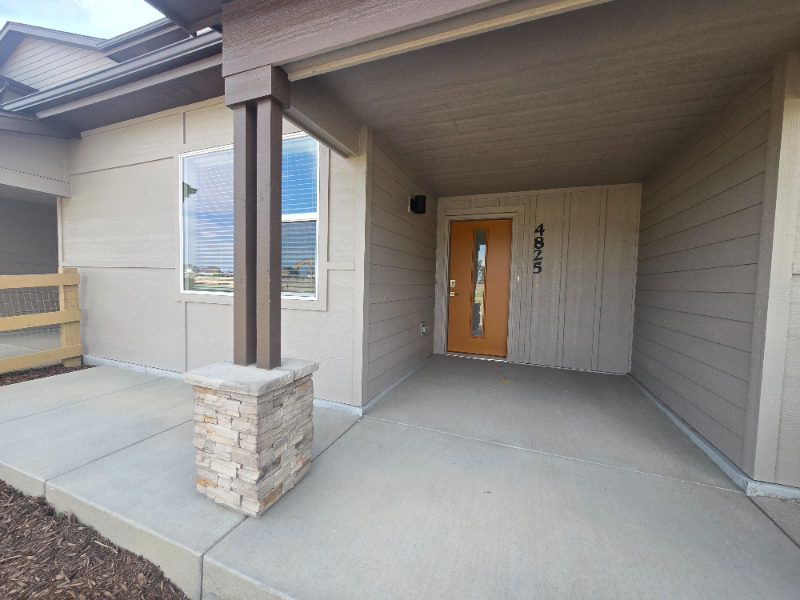 4825 Autumn Leaf Dr - Photo 2 of 22